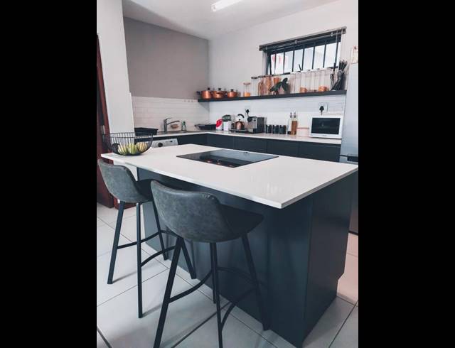 1 BEDROOM APARTMENT FOR SALE IN MENLO PARK